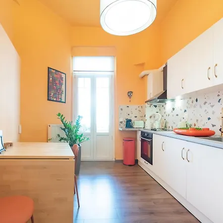 Apartament Fandango By Halu!, Gorgeous Neoclassical Next To Metro Station *