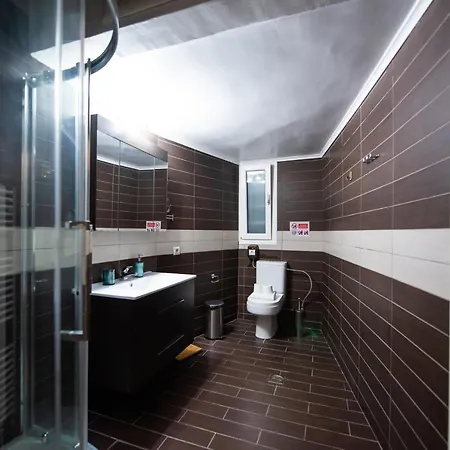 Fandango By Halu!, Gorgeous Neoclassical Next To Metro Station *