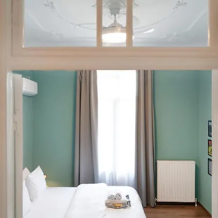 Fandango By Halu!, Gorgeous Neoclassical Next To Metro Station * Thessaloniki