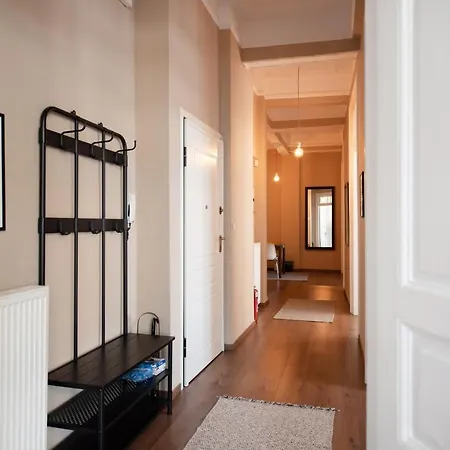 Fandango By Halu!, Gorgeous Neoclassical Next To Metro Station Apartment Thessaloniki