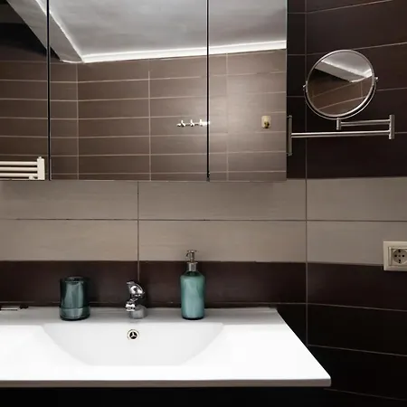 Fandango By Halu!, Gorgeous Neoclassical Next To Metro Station Appartamento