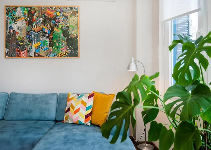 Fandango By Halu!, Gorgeous Neoclassical Next To Metro Station Apartment *