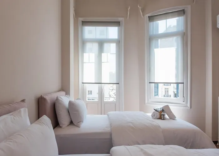 Fandango By Halu!, Gorgeous Neoclassical Next To Metro Station * Thessaloniki